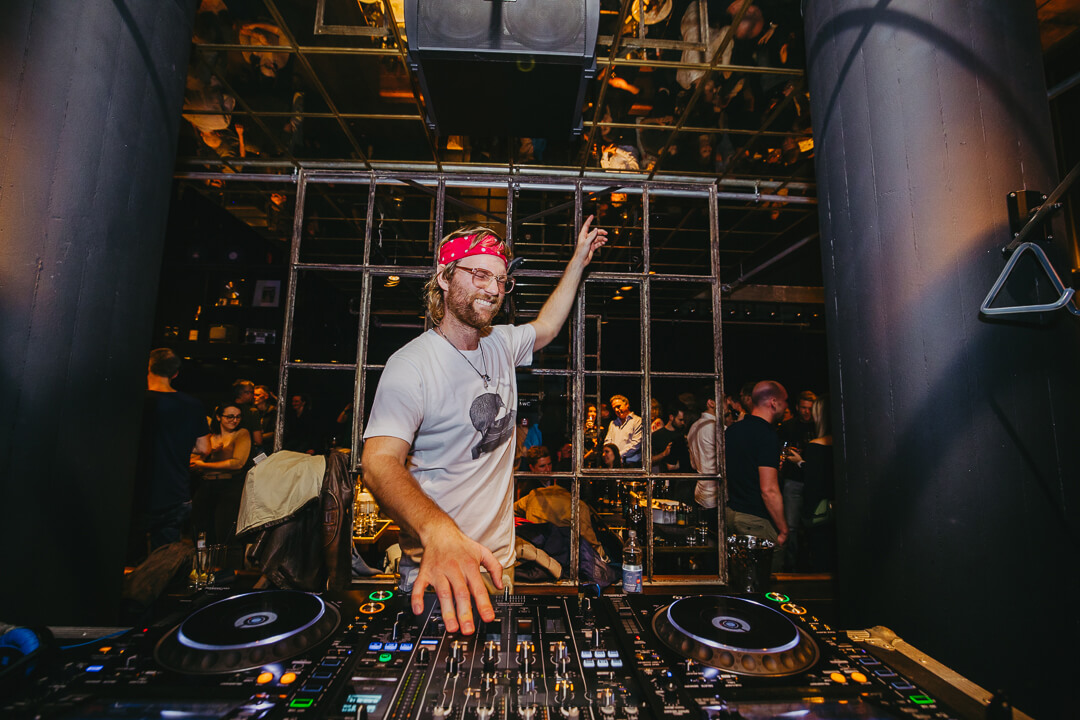 bueroschluss_mnc-DJ-01